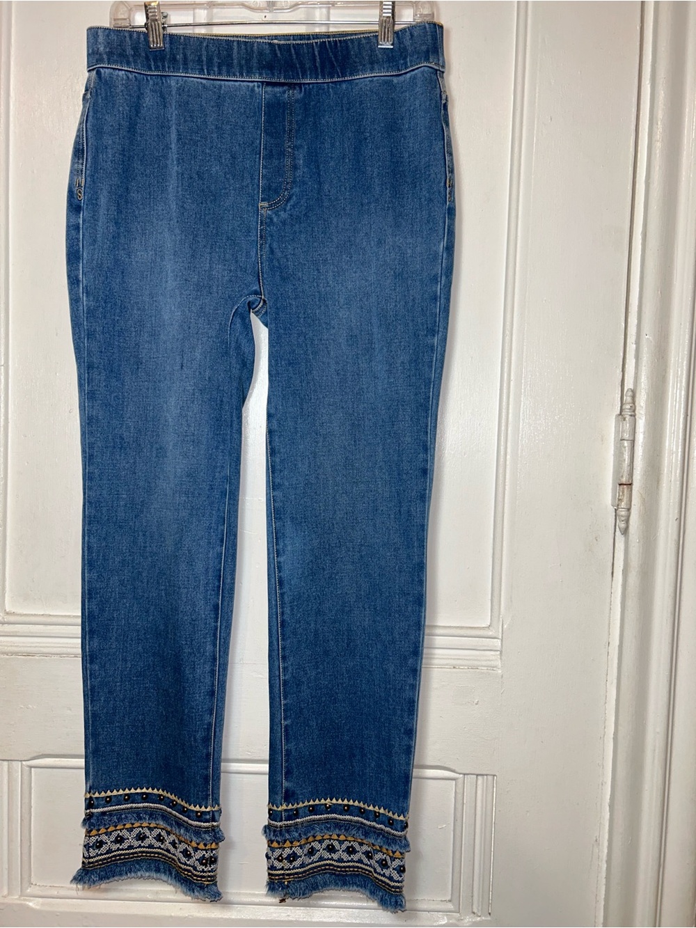 Soft Surroundings Pull On Mid Wash Studded Frayed Hem Jeans